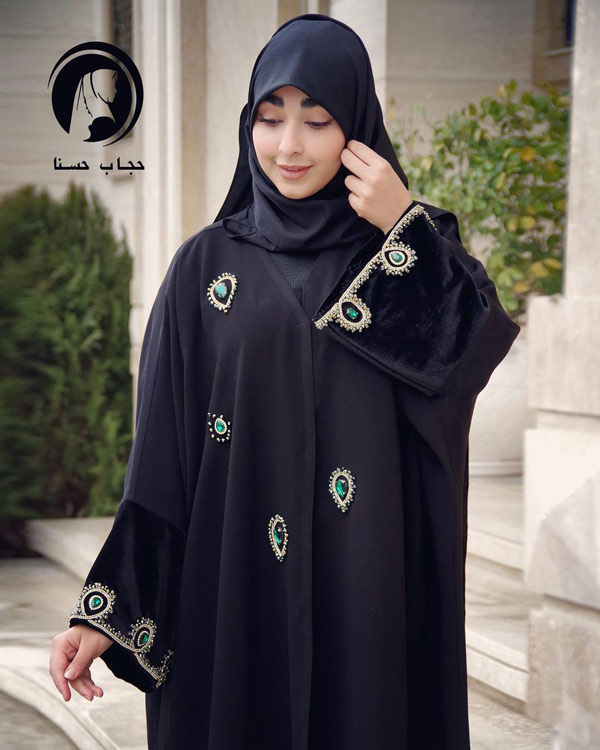 مدل چادر مشکی کار شده با مخمل و طرح سنتی