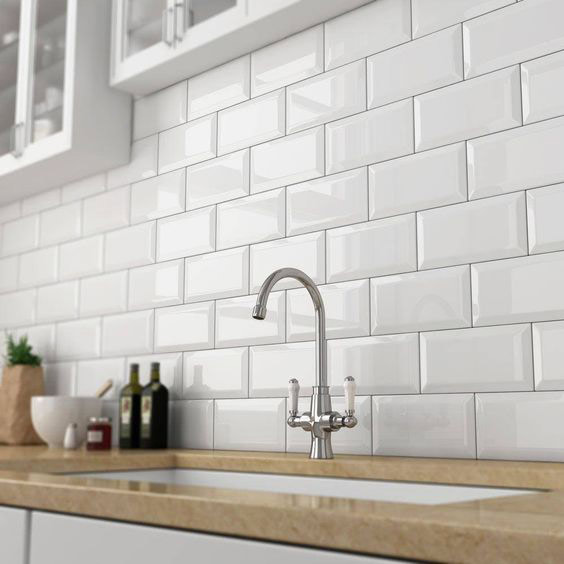 مدل کاشی سفید ساده برای آشپزخانه مدرن 