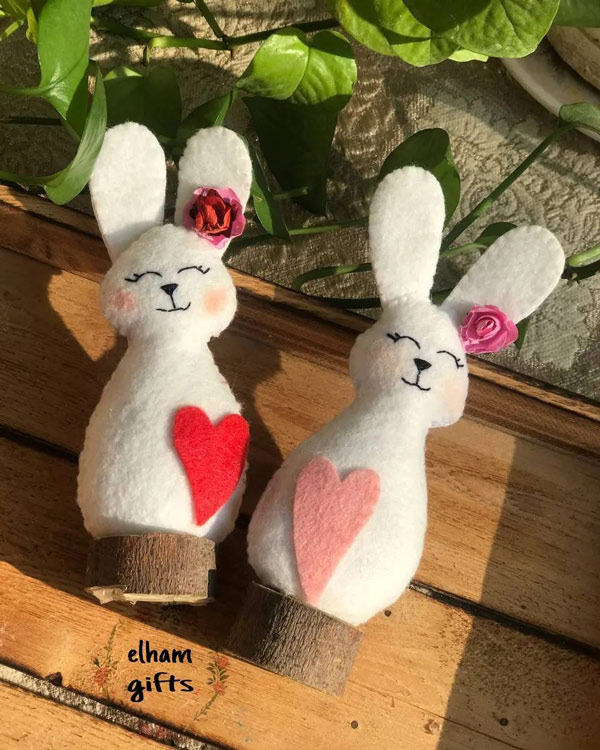 خرگوش نمدی تو پنبه ای روی چوب