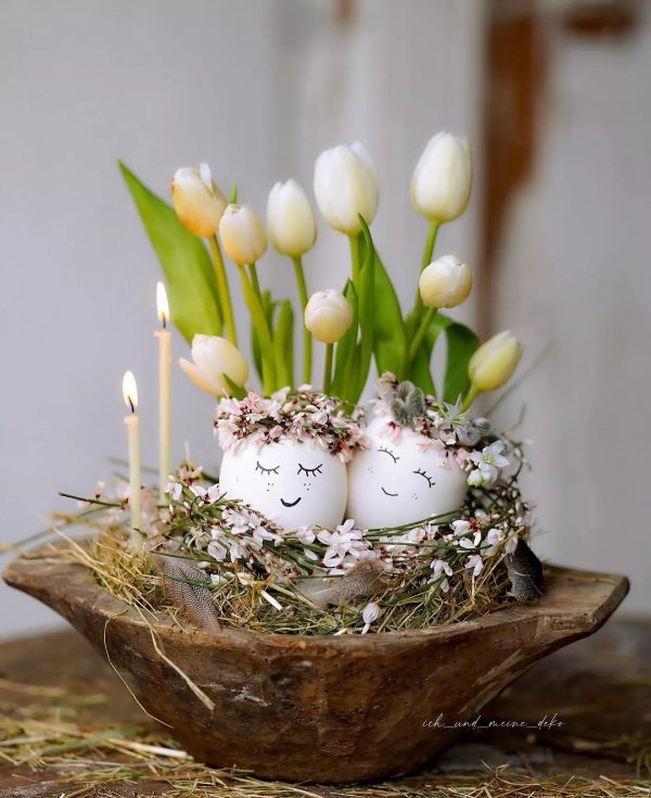 تزیین تخم مرغ برای عروس با ماژیک و گل