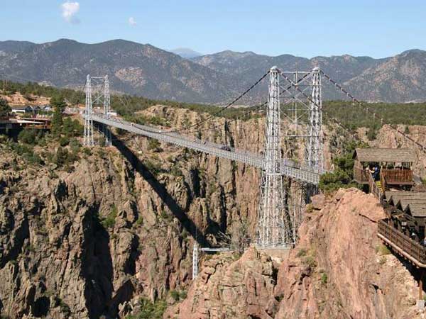 پل رویال جورج (Royal Gorge Bridge) در کلرادو