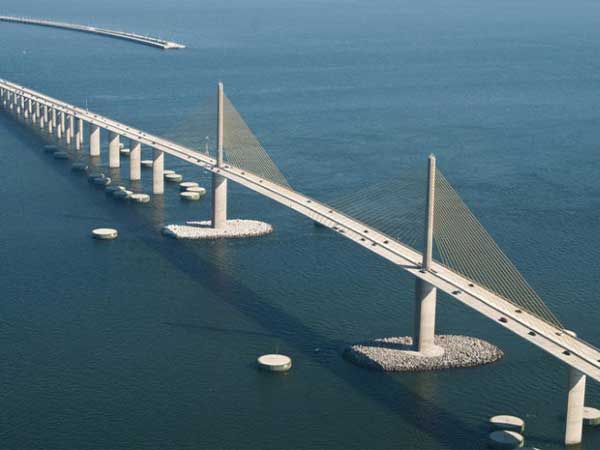 پل سان‌شاین اسکای‌وی (Sunshine Skyway) در فلوریدا