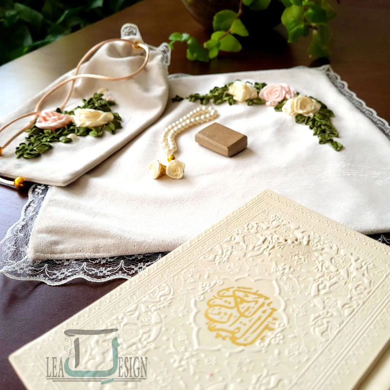 جانماز گلدوزی شده برای عروس