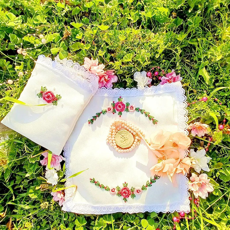 جانماز کیفی گلدوزی شده