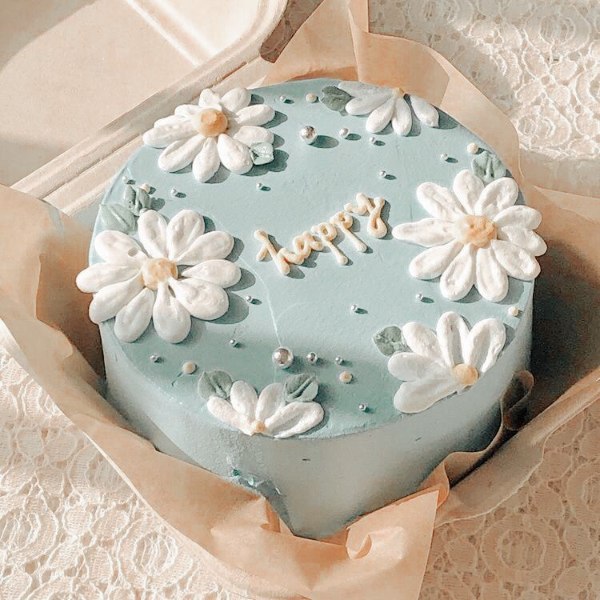 کیک تولد مینیمال زیبا