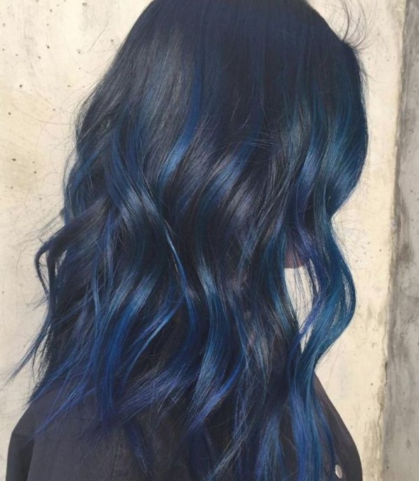 هایلایت آبی موی موج دار