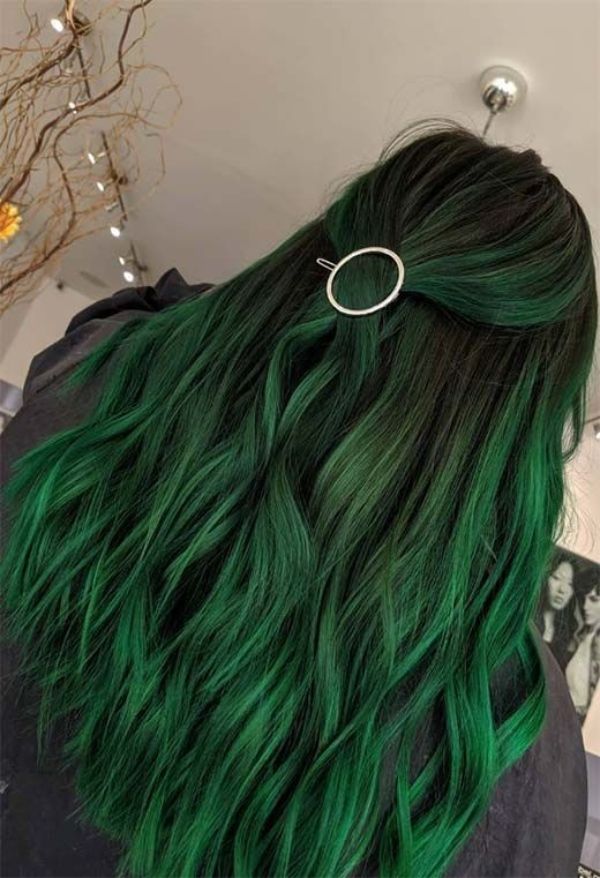 رنگ مو زیبای سبز نعنایی 