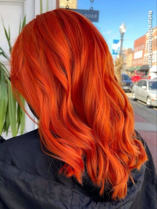 رنگ مو نارنجی فانتزی با مدل مو بلند