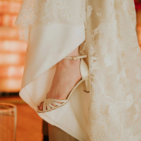طرح کفش عروس پاشنه کوتاه