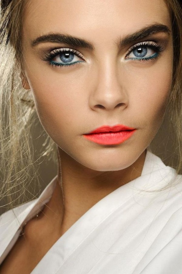 زیباترین آرایش برای چشم آبی