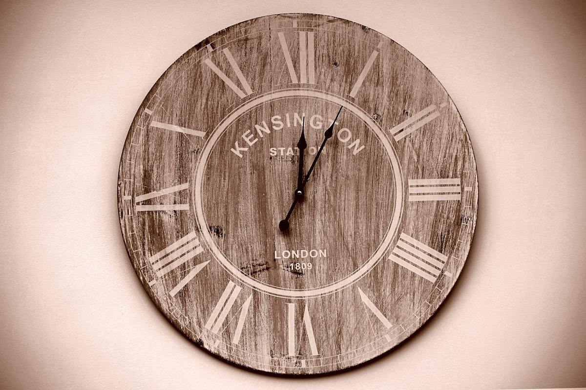 مدل ساعت دیواری چوبی مدرن