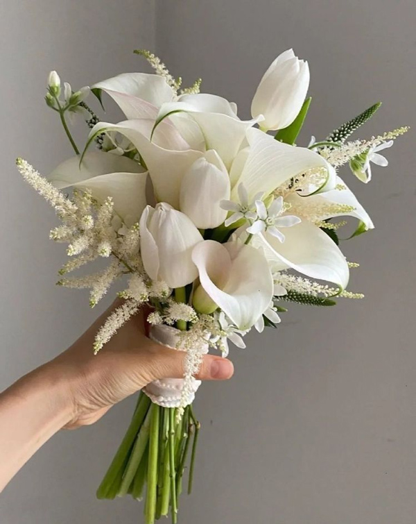 دسته گل عروس با گل شیپوری