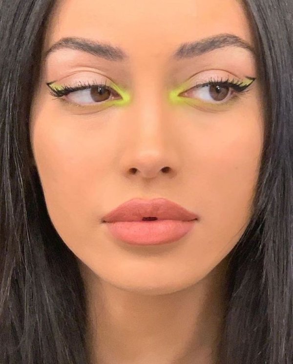 مدل آرایش جدید با سایه سبز