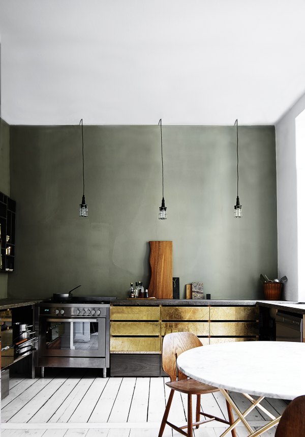 دکوراسیون آشپزخانه طلایی ساده