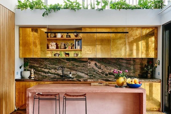 دکوراسیون آشپزخانه طلایی مدرن