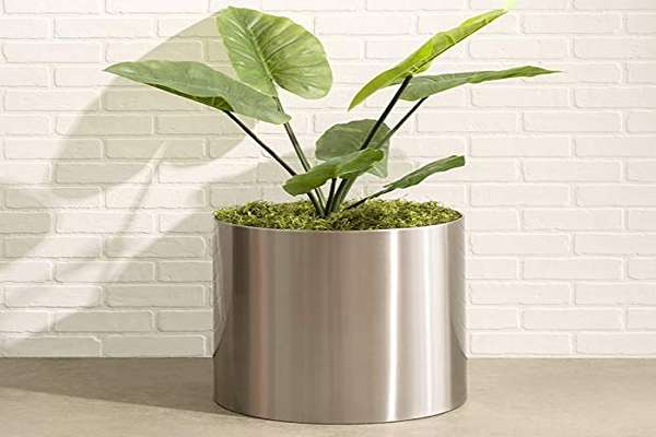 گلدان فلزی برای گیاهان آپارتمانی