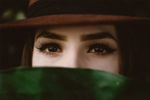 شعر درباره مژه