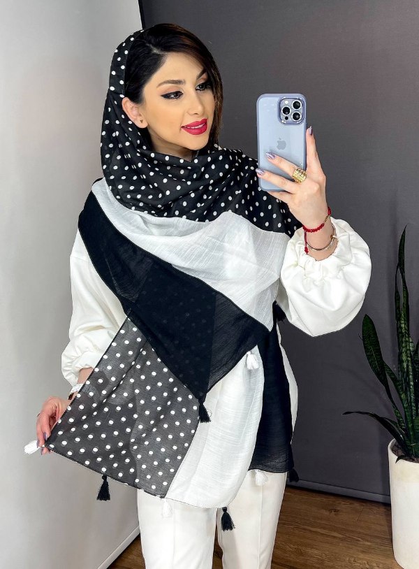 شال سفید مشکی خال خالی