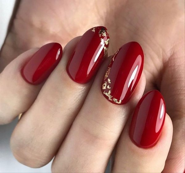 طراحی ناخن قرمز ساده درخشان و زیبا