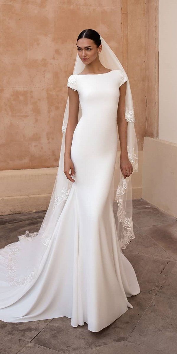لباس عروس با تور بلند