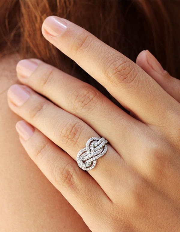 انگشتر الماسی گرهای