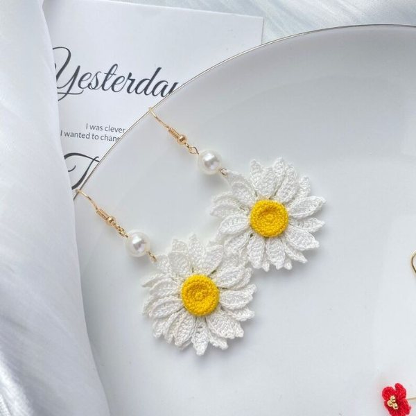 گوشواره قلاببافی