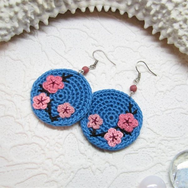 گوشواره قلاببافی