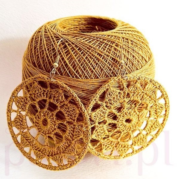 گوشواره قلاببافی