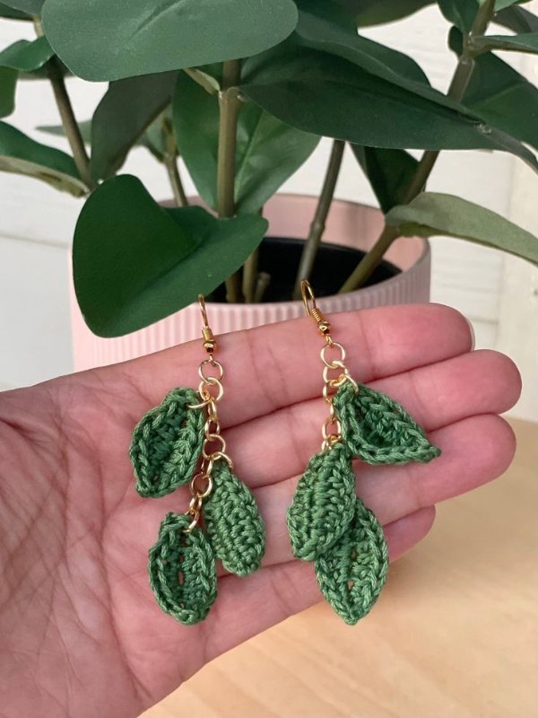 گوشواره قلاببافی