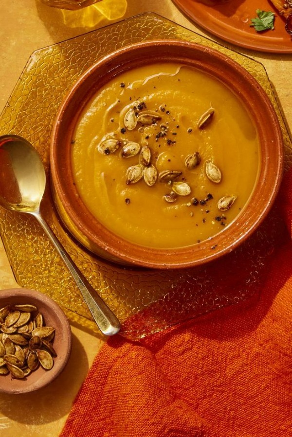 سوپ کدو حلوایی و زردچوبه