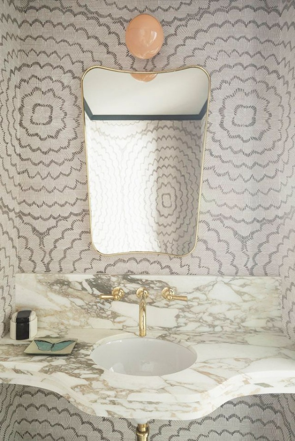 آینه دستشویی