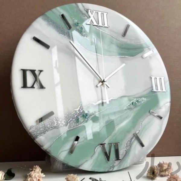 ساعت دیواری سبز رنگ رزینی