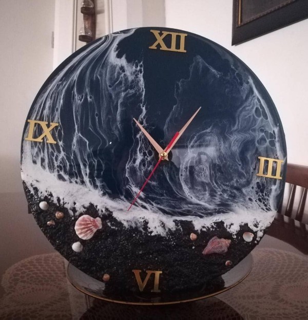 ساعت طرح دریای رزینی