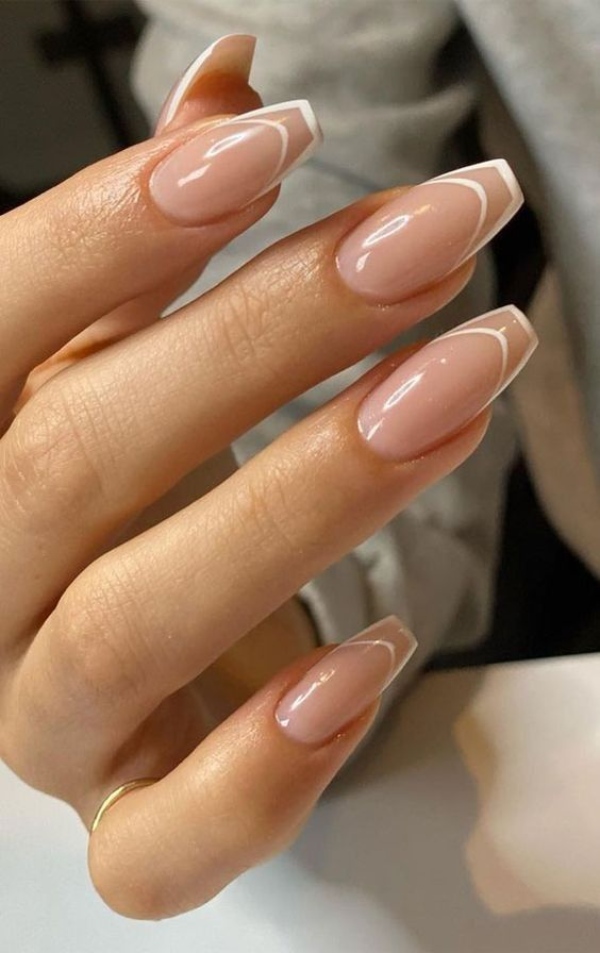 فرنچ ناخن لبه تیز سفید زیبا