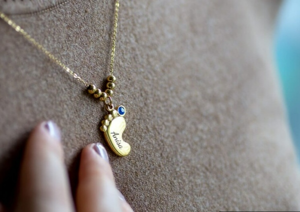 آویز گردنبند پای نوزاد