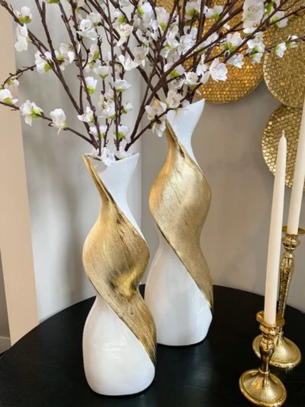گلدان سفید طلایی بلند