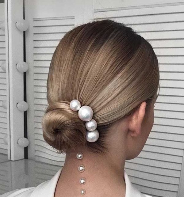 مدل موی گوجهای ساده با مروارید زیبا