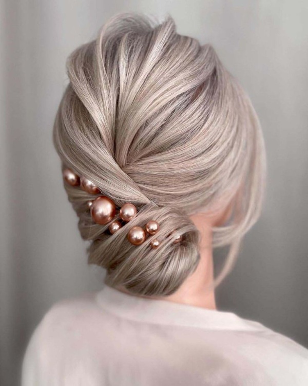 مدل شینیون ساده زنانه با مروارید رزگلد زیبا