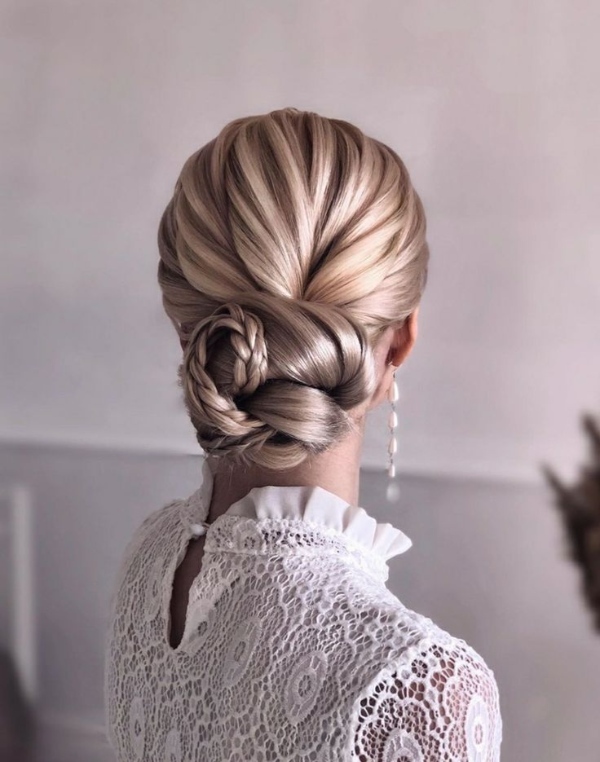 مدل پایین شینیون عروس با بافت زیبا