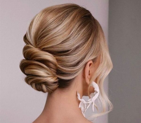 مدل شینیون پیچشی پایین و بسته