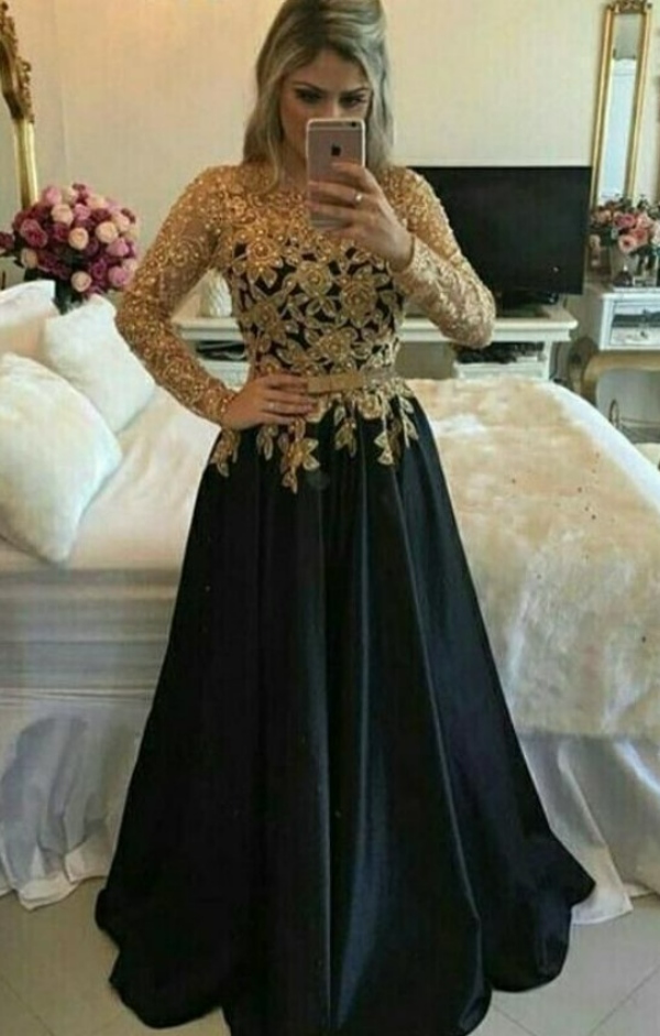 لباس‌ مجلسی مشکی و طلایی