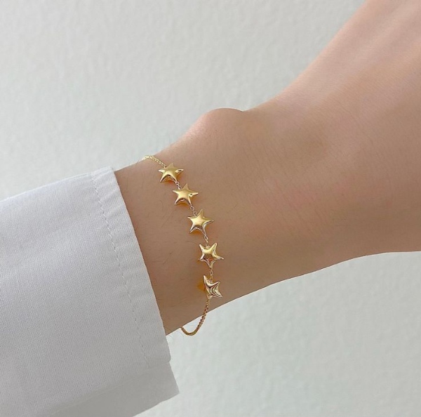 مدل دستبند طلا با ستاره زیبا