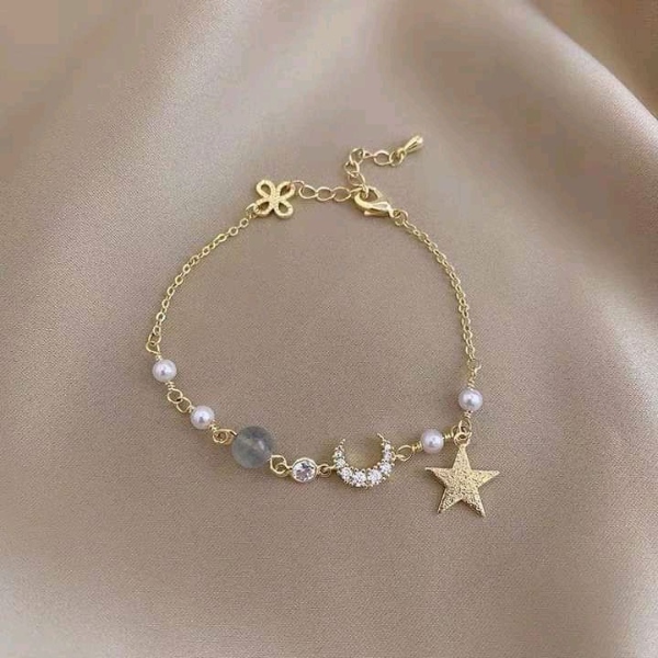مدل دستبند طلای ماه و ستاره زیبا