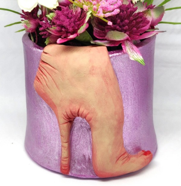 اگه ناراحتی قلبی داری این گلدان‌های عجیب رو نبین! + عکس
