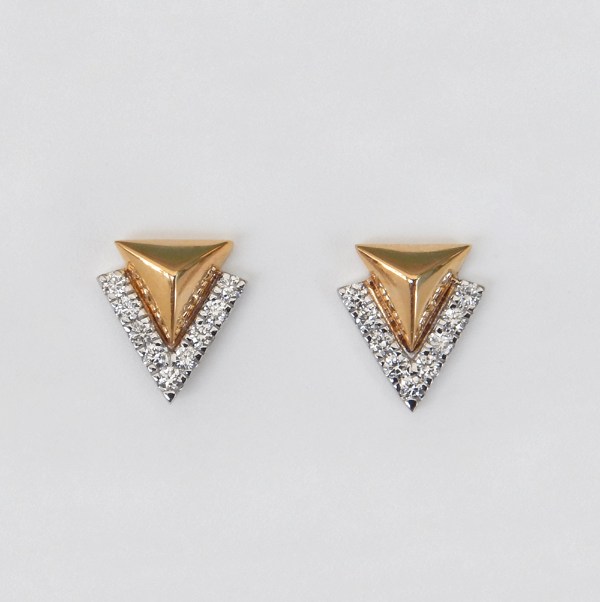 گوشواره مثلثی طلایی با الماس 