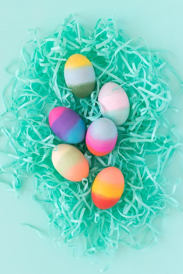تخم مرغ‌های رنگی زیبا و آبرنگی