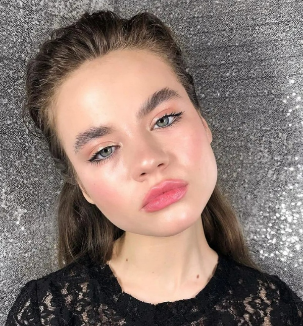 عکس پروفایل ارایشی فانتزی