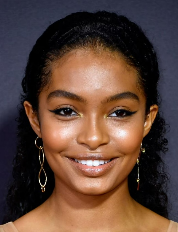 عکس پروفایل ارایشی فانتزی