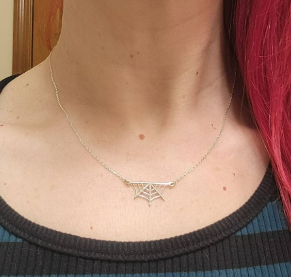 گردنبند تار عنکبوتی