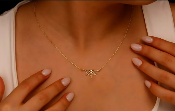 گردنبند نیمه تار عنکبوتی